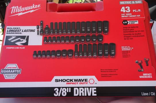 Milwaukee SHOCKWAVE 3/8 in. Drive SAE and Metric 6 Point