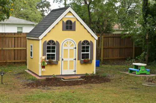 home depot outdoor playhouse