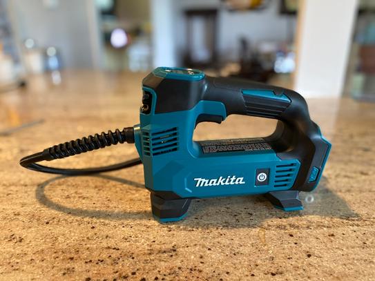 Makita 18V LXT Lithium-Ion Cordless Electric Portable Inflator