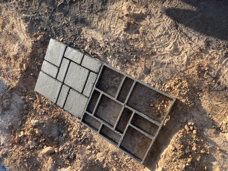 JAXPETY Cement Mold Concrete Stepping Stone DIY Paver Mold Kit Walk Maker for Patio and Garden (2-Pieces）