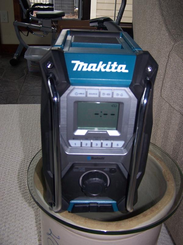 Reviews for Makita 40V Max XGT Cordless Bluetooth Job Site Radio