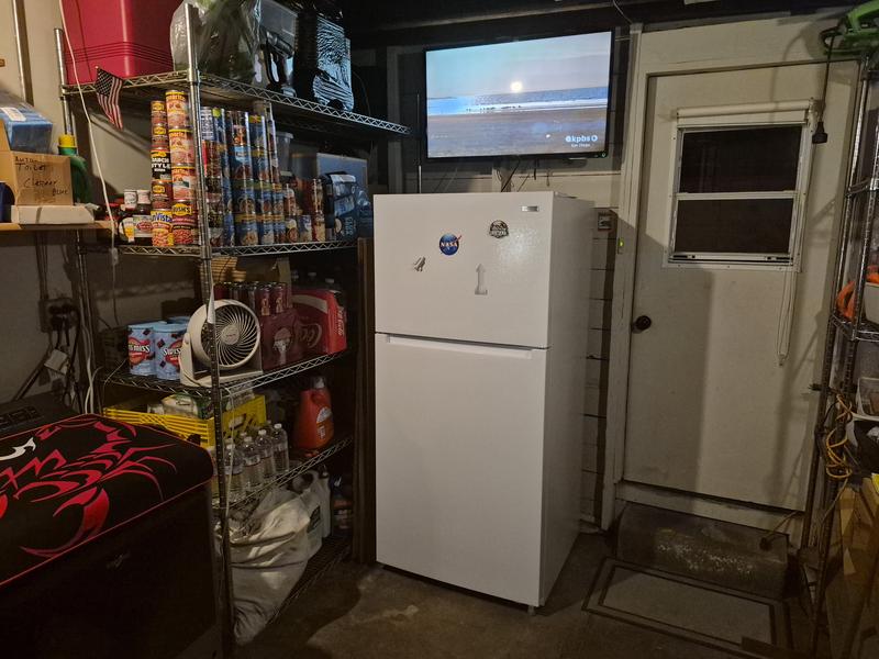 Vissani 18 cu. ft. Top Freezer Refrigerator DOE in White, Garage