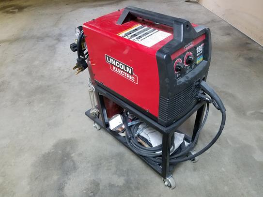 Lincoln Electric 180 Amp Weld Pak 180 Hd Mig Wire Feed Welder With Magnum 100l Gun Gas 4033