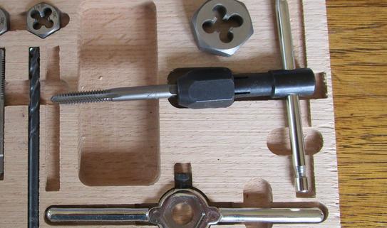 DEWALT Fractional Tap and Die Set (17-Piece) DWA1451 - The Home Depot