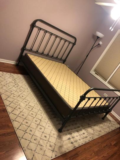 HomeSullivan Frost Grey Antique Graceful Victorian Metal Queen Bed 
