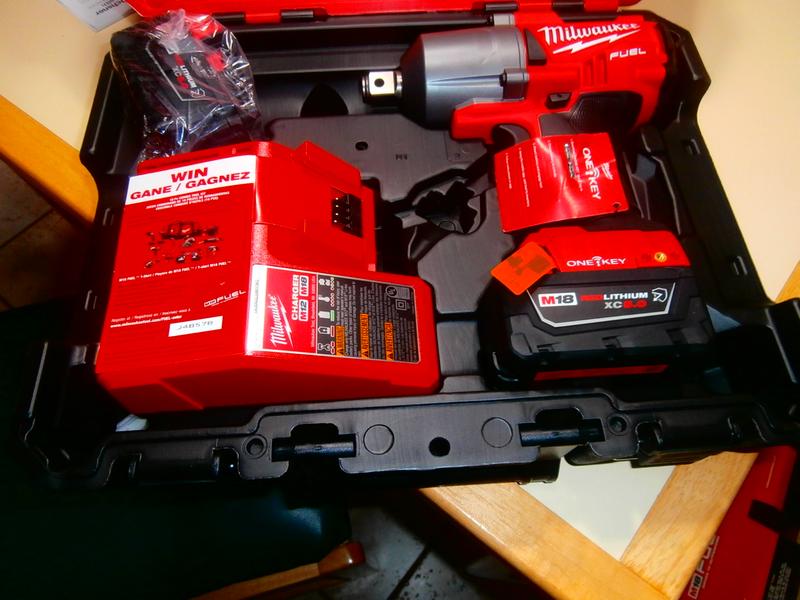 Uモーション Milwaukee M18 Fuel One-Key High Torque Impact Wrench Kit