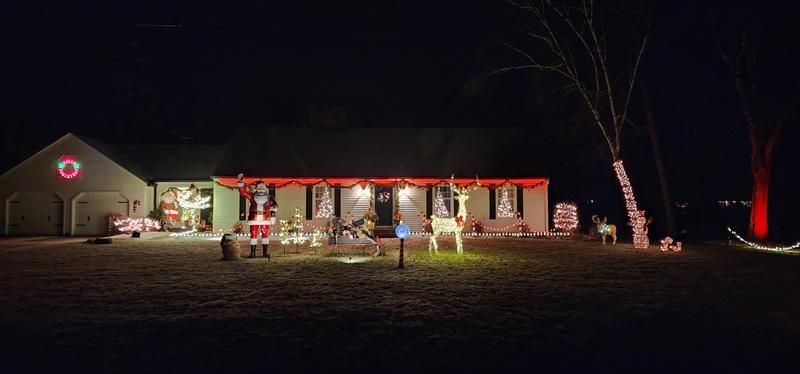 Home Accents Holiday 8 ft. Giant-Sized LED Towering Santa with Multi-Color  Lantern 23SV23825 - The Home Depot