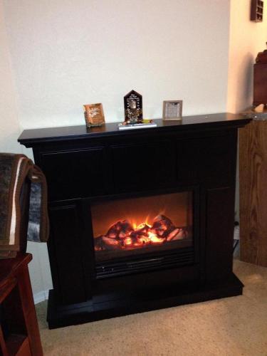 Quality Craft 44 In Electric Fireplace In Black Discontinued