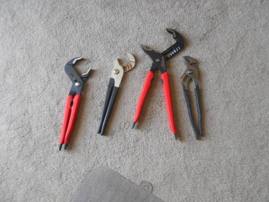 Crescent Grip Zone 10 in. and 12 in. V-Jaw Tongue and Groove Crescent Grip Zone 10 in. and 12 in. V-Jaw Tongue and Groove