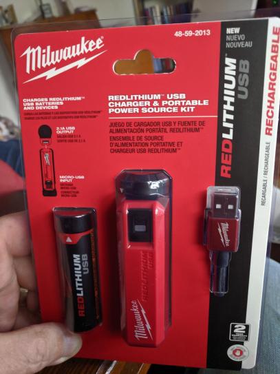 L4 Battery Milwaukee REDLITHIUM USB Charger Portable Power