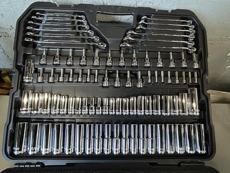 Have a question about DEWALT Mechanics Tool Set (264-Piece)? - Pg