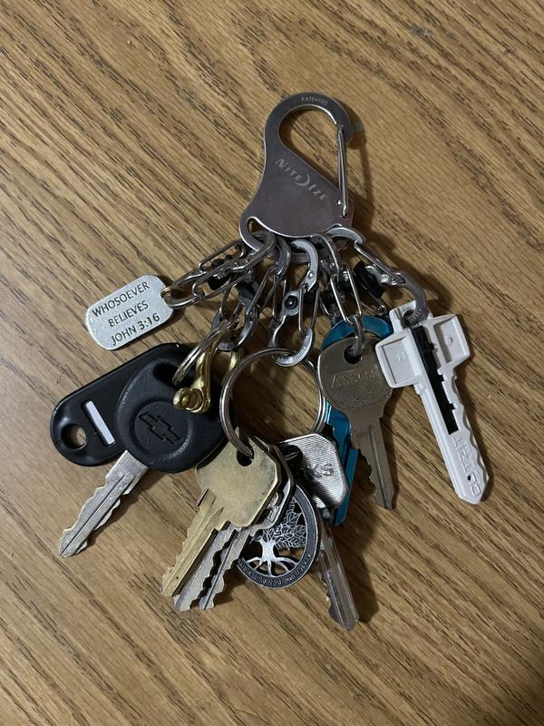 Reviews for Nite Ize Key Holder with Locking Carabiners | Pg