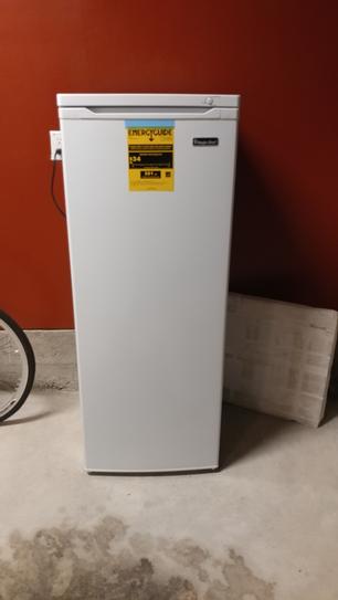 Reviews for Magic Chef 5.8 cu. ft. Upright Freezer in White Pg 1 The Home Depot