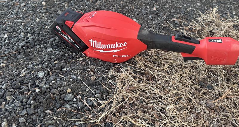 ミキミニ2 Milwaukee M18 FUEL 18V 16 in. Brushless Battery Straight Shaft