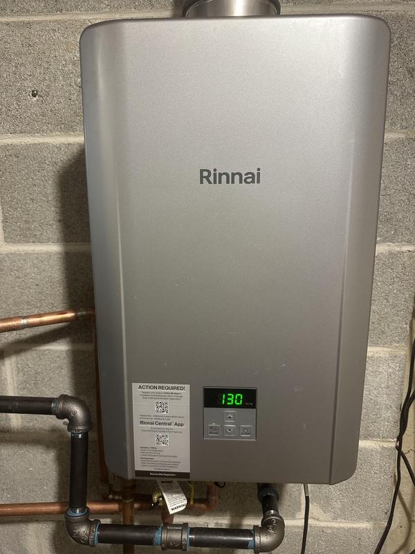 Rinnai 給湯器 シルバー Rinnai High Efficiency Non-Condensing 9.8 GPM Residential 199,000