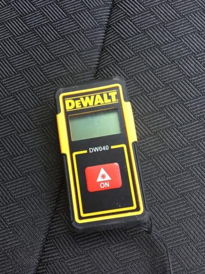 Mesure laser 100 m Bluetooth Dewalt - réf. DW03101-XJ - Rubix
