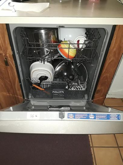 Ge Front Control Dishwasher In White With Steam Prewash