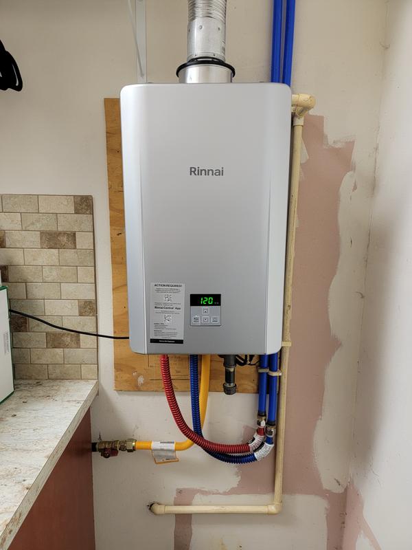 Rinnai High Efficiency Non-Condensing 8.5 GPM Residential 180,000