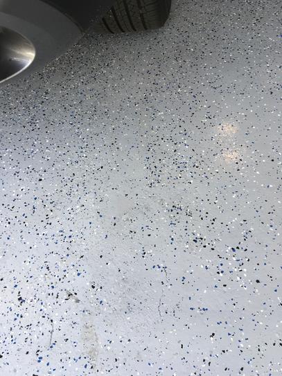 thumbnail image 2 of RockSolid Rust-Oleum 90 Oz Clear Polycuramine 2.5 Car Garage Floor Kit 2 of 4