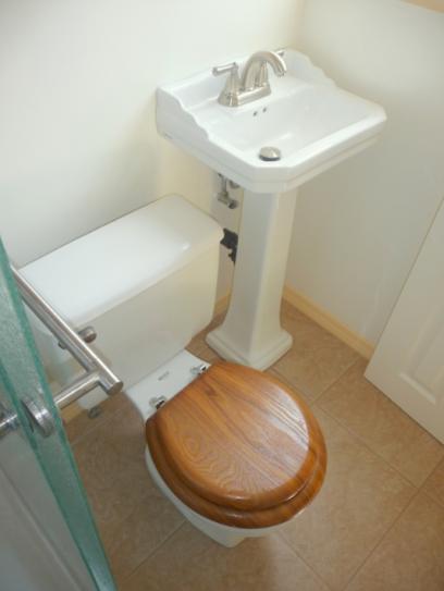 Foremost Series 1920 Vitreous China Pedestal Sink Combo In