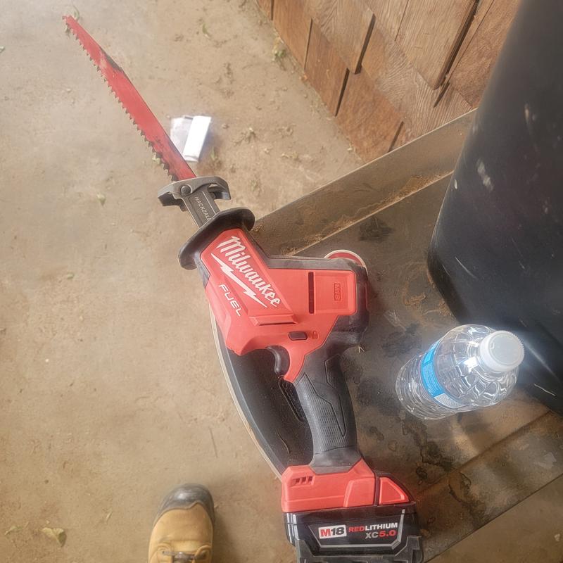 Milwaukee M18 FUEL 18V Brushless HACKZALL Recip Saw w/5.0Ah