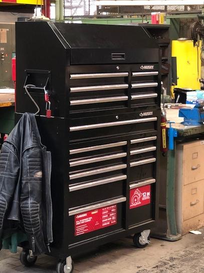 Husky 41 inch 16 drawer tool chest top