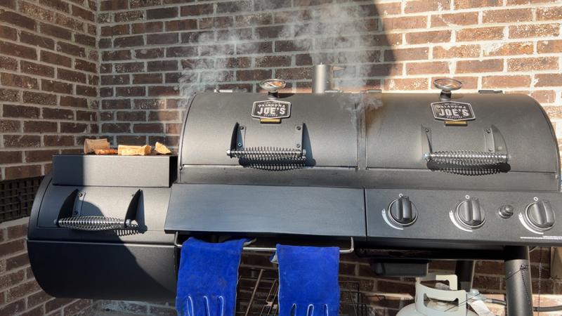 Reviews for OKLAHOMA JOE S Longhorn Combo 3 Burner Charcoal and Gas Smoker Grill in Black with 1 060 sq. in. Cooking Space Pg 1 The Home Depot