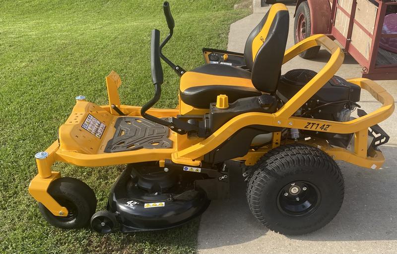 Cub Cadet Ultima ZT2 60 in. Fabricated Deck 24HP V-Twin Kawasaki