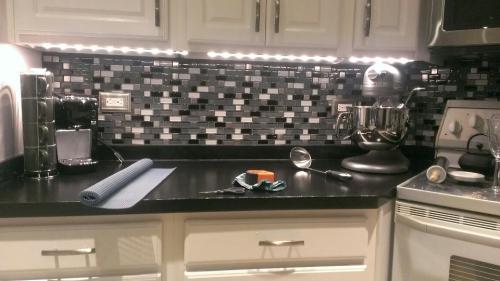 Rust Oleum Transformations Large Onyx Countertop Kit Covers 50 Sq