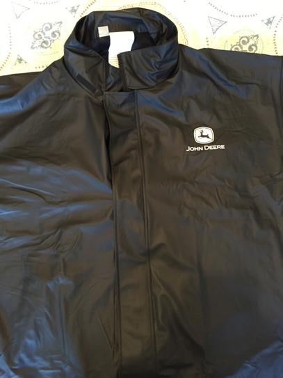 John deere hot sale rain jacket