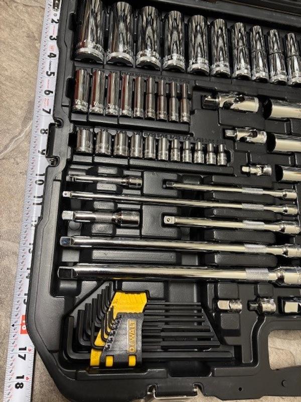 DEWALT Chrome Vanadium Mechanics Tool Set (192-Piece) and SAE