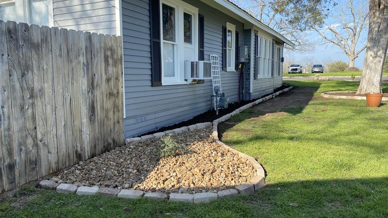 RumbleStone 10.5 in. x 3.5 in. x 5.25 in. Cafe Concrete Edger RumbleStone 10.5 in. x 3.5 in. x 5.25 in. Cafe Concrete Edger