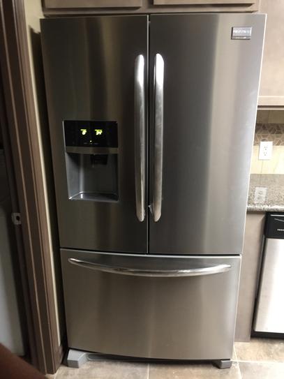 Frigidaire Gallery 27 2 Cu Ft French Door Refrigerator In