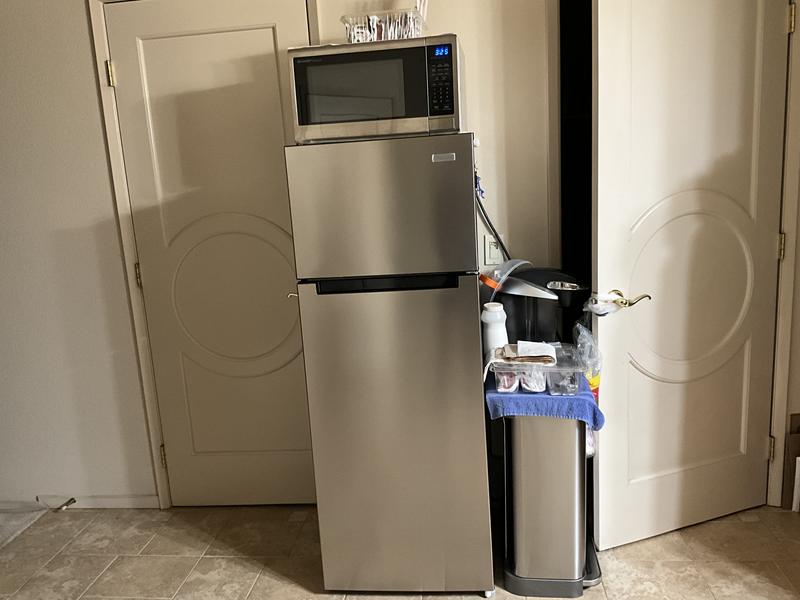 Vissani 7.2 cu. ft. Top Freezer Refrigerator in White MDTF7WHES4