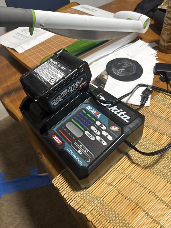 Makita 40V max XGT Dual Port Rapid Optimum Charger DC40RB - The