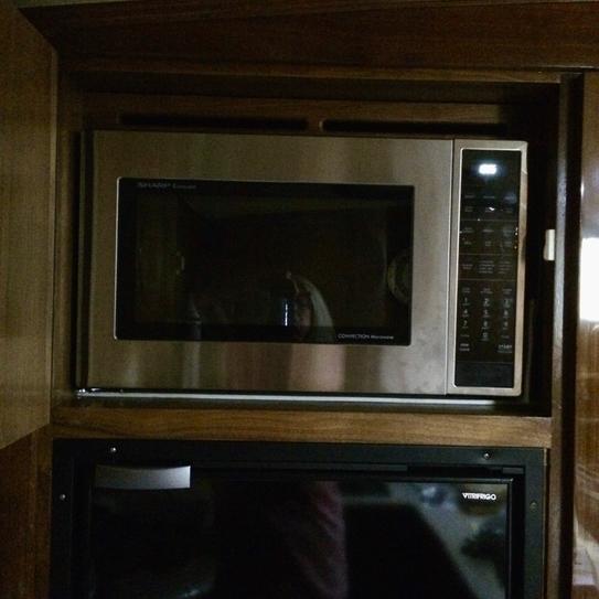 Sharp 1.5 cu. ft. Countertop Convection Microwave in Stainless Steel,  Built-In Capable with Sensor Cooking SMC1585BS - The Home Depot