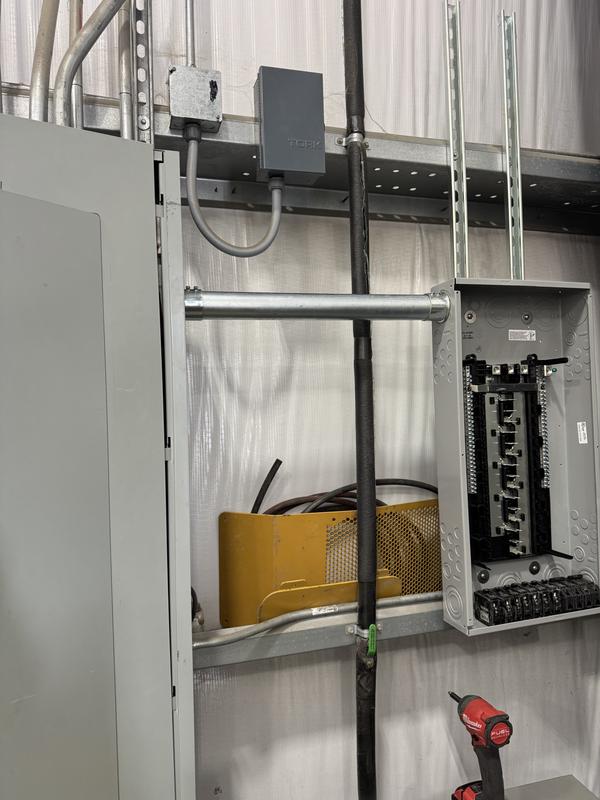 Siemens ES Series 225 Amp 54-Space 70-Circuit Main Lug Indoor 3