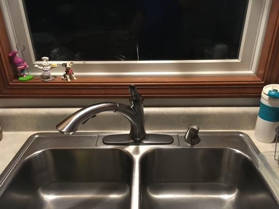 Delta Faucet Linden Einhebel-Küchenarmatur Mit Seitensprüher In Venezianische Bronze - Modell 4453-RB-DST