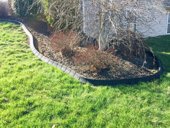 EcoBorder 4 ft. Grey Rubber Curb Landscape Edging (4-Pack) CURB-GRY-4PK ...