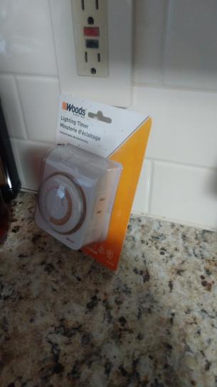 Woods 15-Amp 24-Hour Indoor Plug-In Dual-Outlet Mechanical Timer, White ...