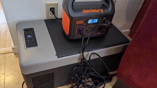ねこたろうJackery Portable Power 400 Reviews for Jackery 200-Watt Continuous/400-Watt Peak Output