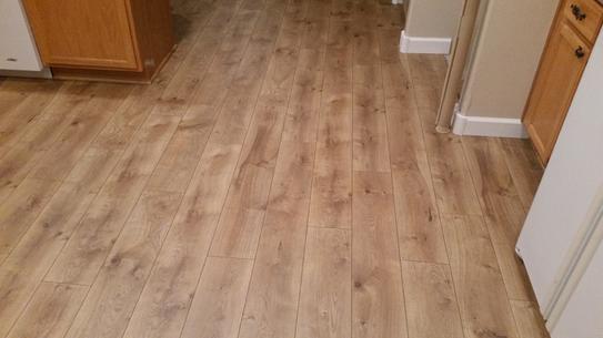 Pergo XP Riverbend Oak 10 mm Thick x 7-1/2 in. Wide x 47-1 ...