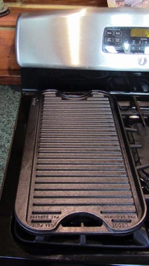 Test de la poêle grill réversible Overmont en fonte