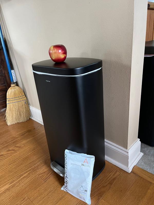 happimess Betty Retro Mini 3.2-Gal. Step-Open Trash Can, Flamingo
