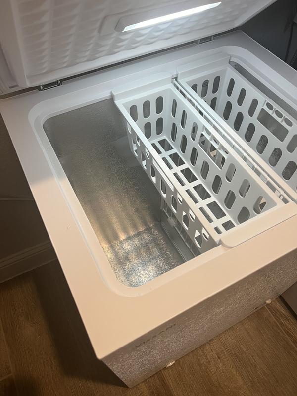 Vissani 5 cu. ft. Manual Defrost Chest Freezer with LED Light Type
