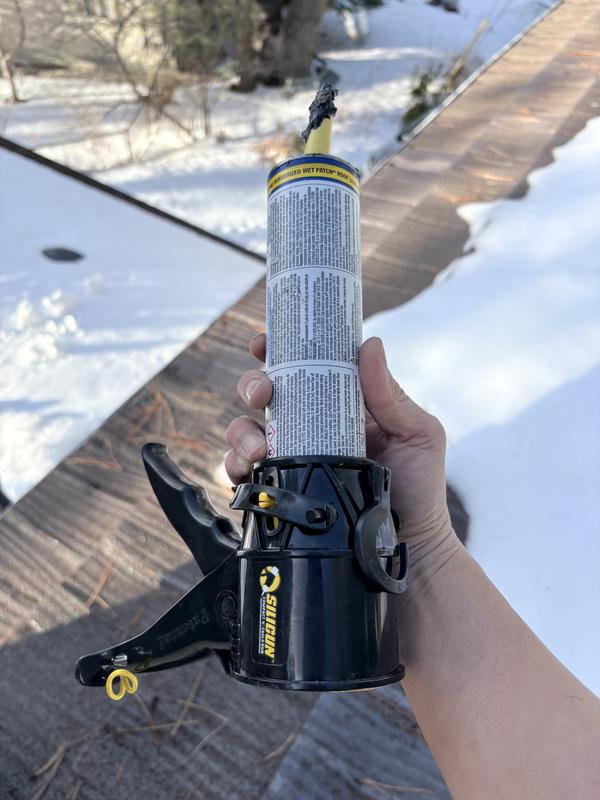 SILIGUN Compact Dripless Caulk Gun – 10 Oz Rodless Design With 12:1 Push Ratio, Lightweight ABS, Includes Caulking Tools For DIY & Pro Sealing