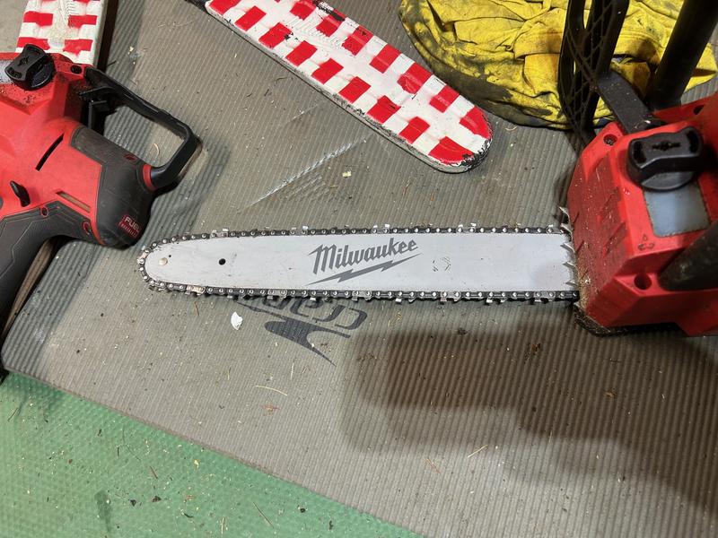 Milwaukee 8 in. Pruning Saw Chain with 33-Drive Links 49-16-2750