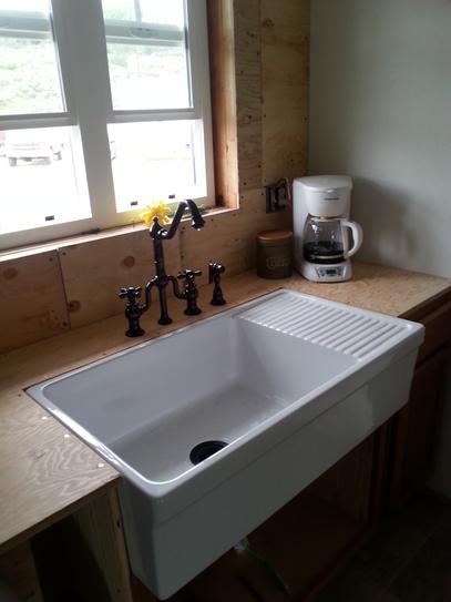 Quatro Alcove Reversible Series Farmhaus Farmhouse Apron Front Fireclay 36 in. Single Bowl Kitchen Sink in White Quatro Alcove Reversible Series Farmhaus Farmhouse Apron Front Fireclay 36 in. Single Bowl Kitchen Sink in White