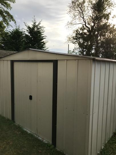 Arrow Newport 10 Ft W X 8 Ft D 2 Tone Eggshell And Coffee Galvanized Metal Shed With Galvanized Steel Floor Frame Kit Np10867 Oopes