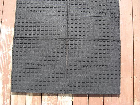 Rubber-Cal Eco-Sport Interlocking Floor Tiles – 5-Pack, 3/4″ X 20″ X 20″ Coal, Recycled Rubber, Noise-Reducing, Shock-Absorbing, For Gyms, Basements, Garages & Patios